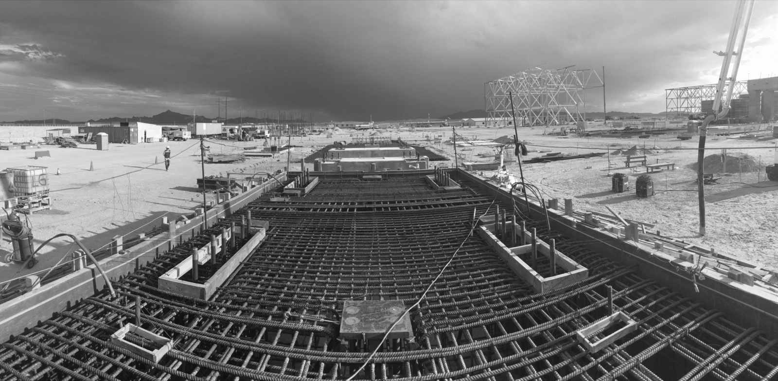 Cimentación de proyecto industrial en construcción